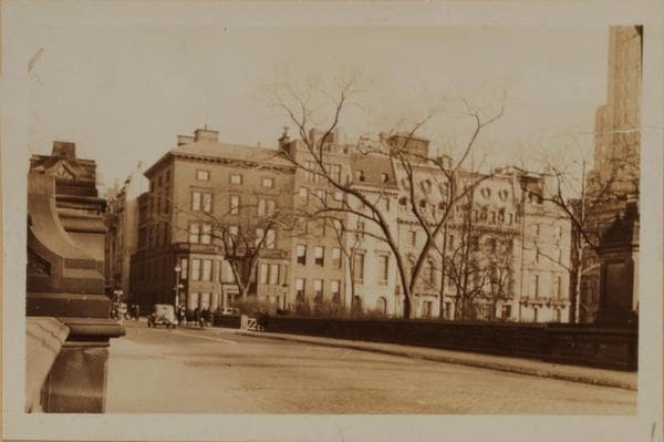 Manhattan: 5th Avenue - Between 64th and 65th Streets, 1938