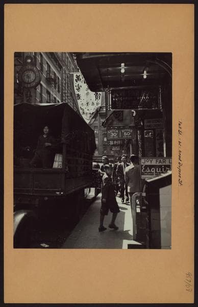 Manhattan: Pell Street - Doyers Street, 1940