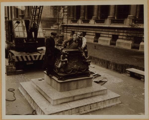Manhattan: 5th Avenue - 40th Street, 1941