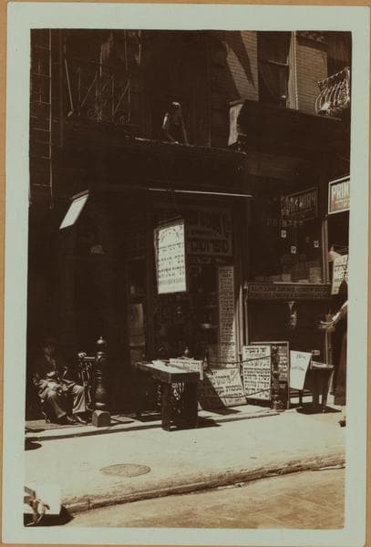 Occupations - Peddlers - Newspapers - Books - Stationery - Periodicals., 1933–1934