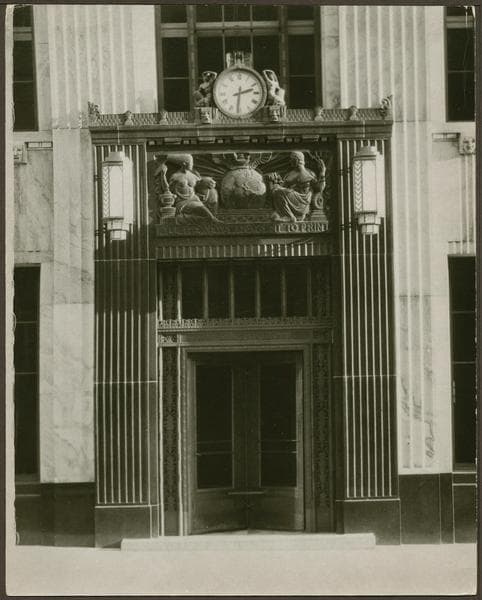 229 West 43rd Street (Seventh Avenue - Eighth Avenue)