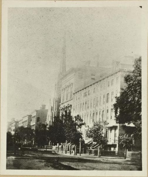 Manhattan: 5th Avenue - 10th Street, 1900