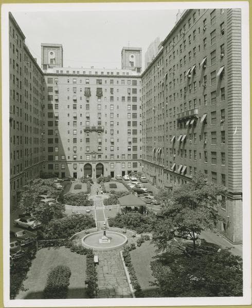 Park Avenue #277 - 48th Street [interior courtyard], 1956-08-16