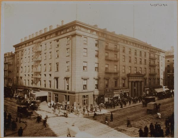 Manhattan: Broadway - Vesey Street, 1900