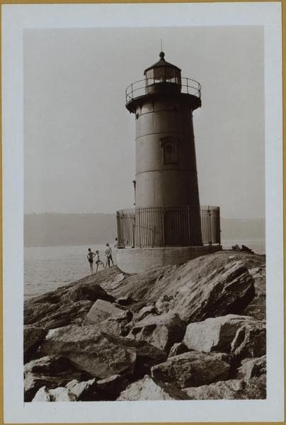 Manhattan: Fort Washington Park - [Lighthouse.], 1939
