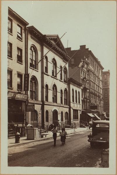 Manhattan: Mott Street - Canal Street, 1933