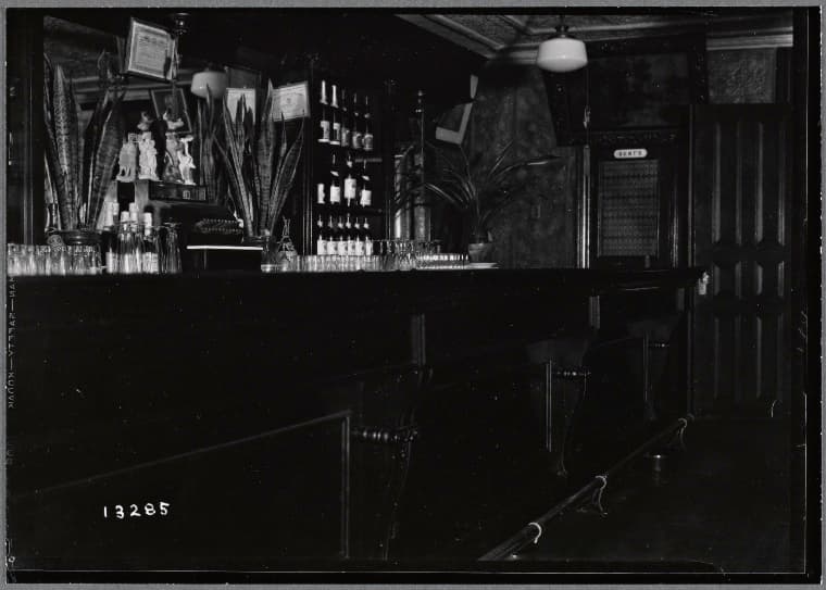 Csarda Hungarian Inn bar: 203 E. 92nd St.- 3rd Av, Manhattan, 1934