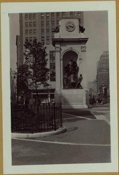 Manhattan: Herald Square - [Stuff & Guff.], 1941-07-18
