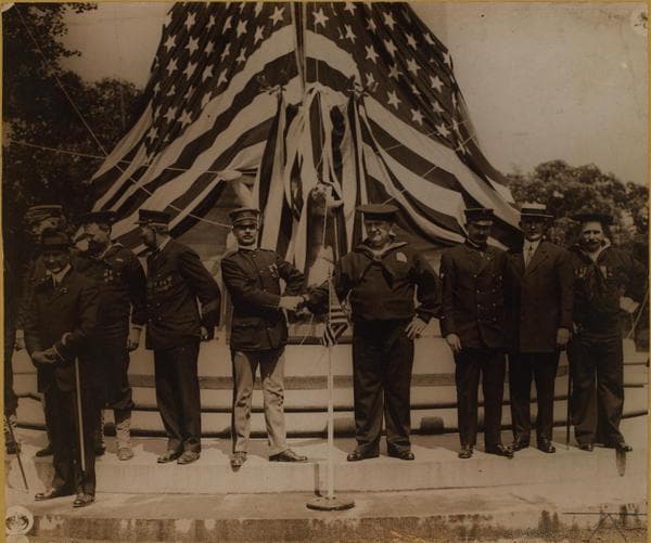 Manhattan: Columbus Circle - [Maine Memorial Monument.], 1913