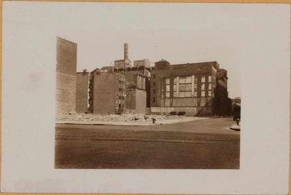 Manhattan: 10th Avenue - 16th Street, 1932–1933