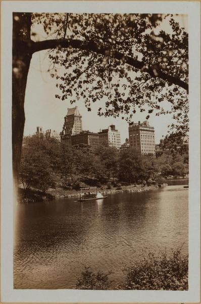 Manhattan: Central Park - The Pond., 1933