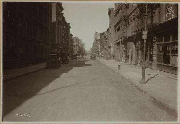 Manhattan: 20th Street - 6th Avenue, 1920