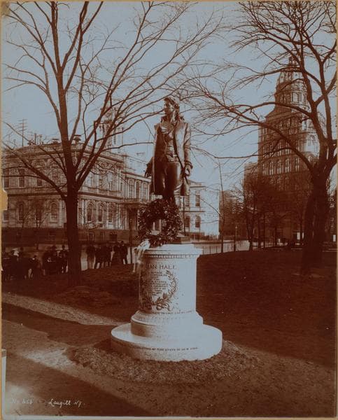 Manhattan: City Hall Park - [N. Hale statue.], 1905