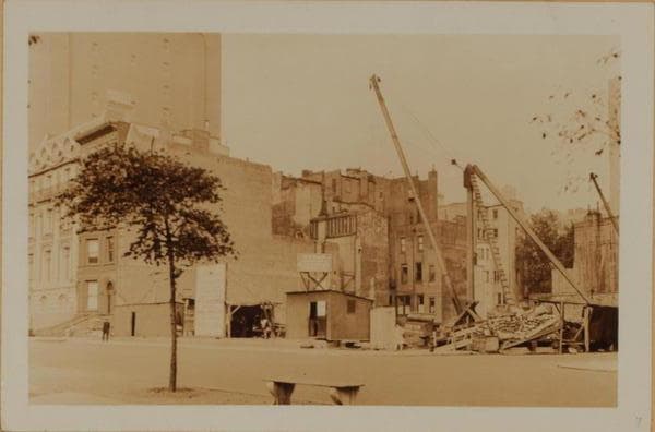 Manhattan: 5th Avenue - 77th Street, 1927–1937
