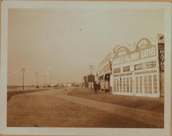 Islands - Coney Island - [Riegelmann boardwalk.], 1923–1924