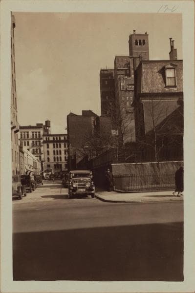 Manhattan: Washington Mews - 5th Avenue, 1933–1939