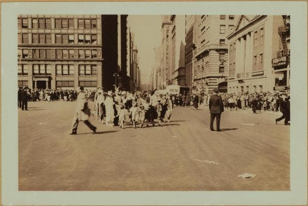 Celebrations - Parades - Municipal Events - Communist Demonstration., 1937-05-01