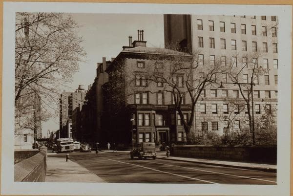 Manhattan: 5th Avenue - Between 64th and 65th Streets, 1938