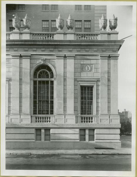 Fifth Avenue - 61st Street, 1930–1940