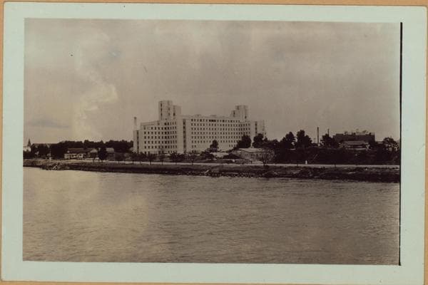 Manhattan: Welfare Island., 1933–1937