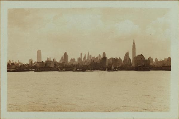 North (Hudson) River - Shore and skyline - Manhattan - [Midtown skyline between 14th and 59th Streets - Piers 83, 84, and 86.], 1933