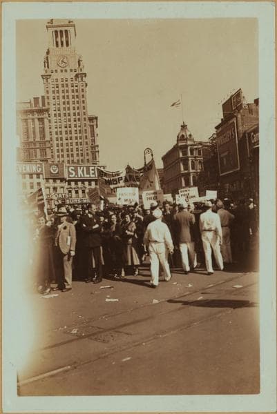 Celebrations - Parades - Municipal Events - Communist Demonstrators, 1934-05-01