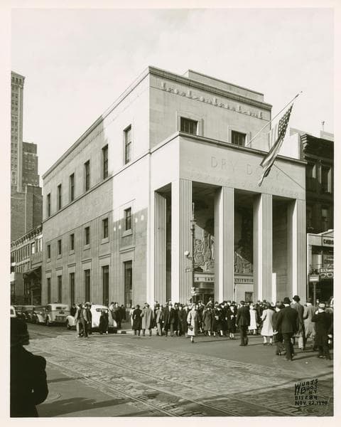 742 Lexington Avenue - East 59th Street