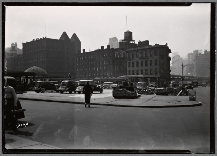 Street view: Broadway-W. 68th St., Manhattan, 1935