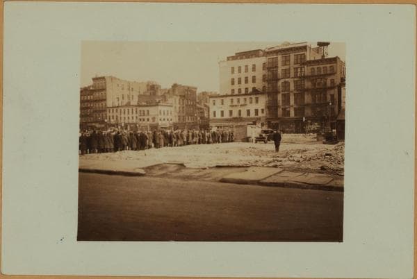 Social conditions - Bread lines [for the unemployed and needy.], 1931