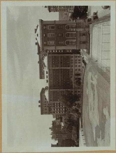 Colleges and Universities - Columbia University Plaza - [Furnald Hall - House for Widows of Philosophy - Low Library - Old House - School of Journalism - School of Mines - Earl Hall for Business.], 1939–1940