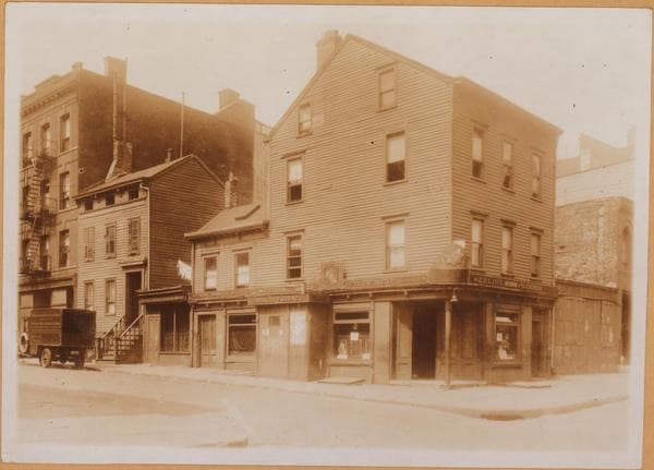 Brooklyn: Henry Street - Cranberry Street, 1922–1931