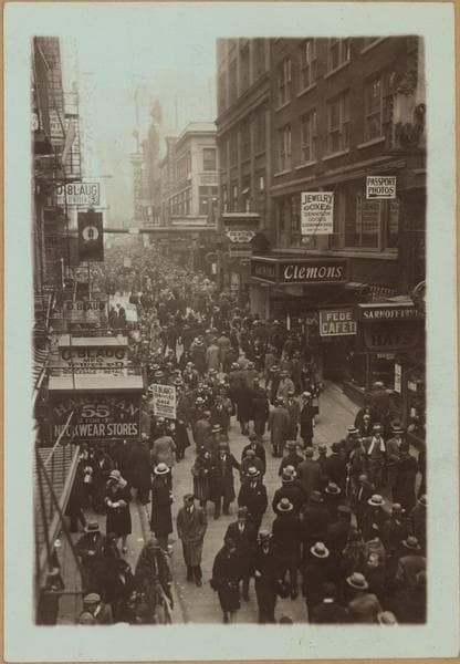 Manhattan: Nassau Street - Maiden Lane, 1935