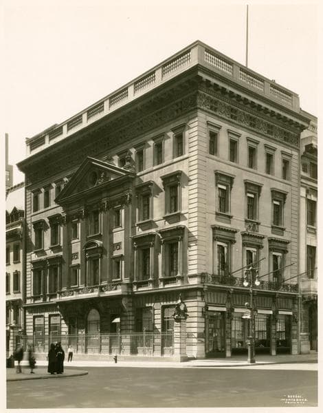 653 Fifth Avenue - East 52nd Street