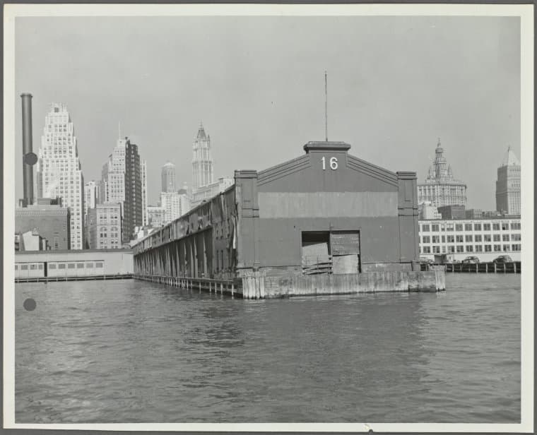 Pier 16, East River], 1951