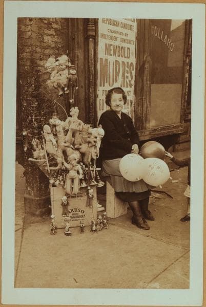 Occupations - Peddlers - Toys., 1923–1936