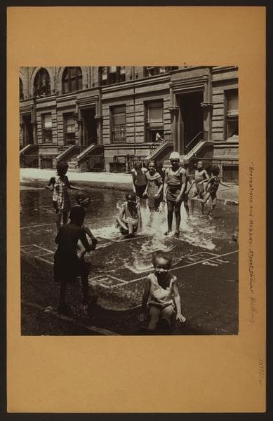 Recreation and hobbies - Street shower - Bathing., 1938