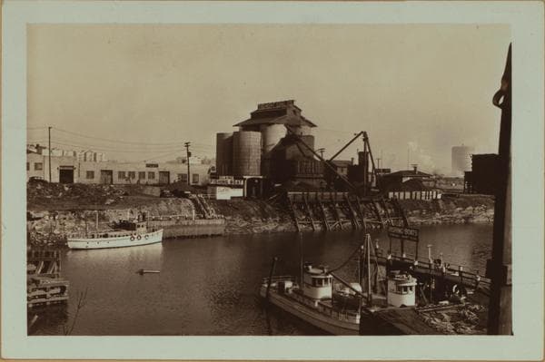 Bronx River - Westchester Avenue Bridge - [Bronx: Westchester Avenue ; 1145 Bronx River Avenue - Tremont Coal Company.], 1938–1940