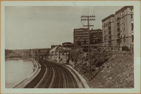 Harlem River - Manhattan - Marble Hill Avenue., 1927–1935
