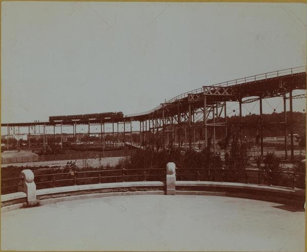 Transportation - [8th Avenue elevated railroad at 110th Street, Manhattan.]