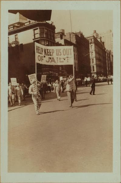 Celebrations - Parades - Municipal Events - Communist Demonstration., 1937-05-01