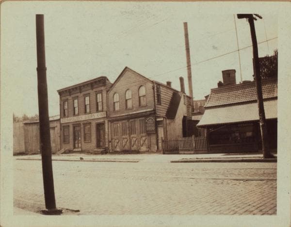 Queens: Metropolitan Avenue - Forest Avenue, 1922–1925