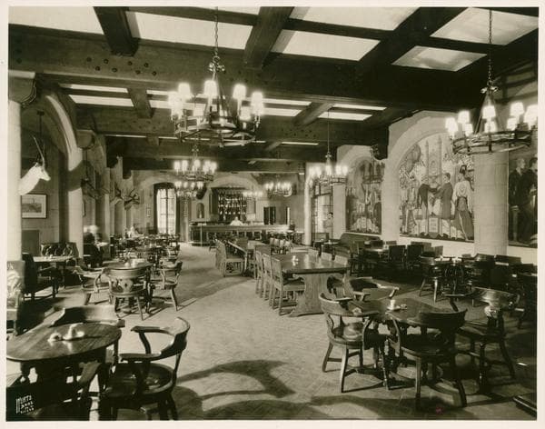 50 Vanderbilt Avenue (East 44th Street - East 45th Street)