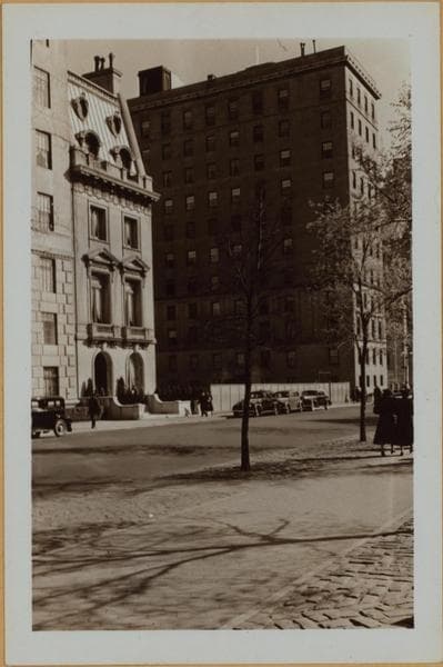 Manhattan: 5th Avenue - 67th Street, 1938