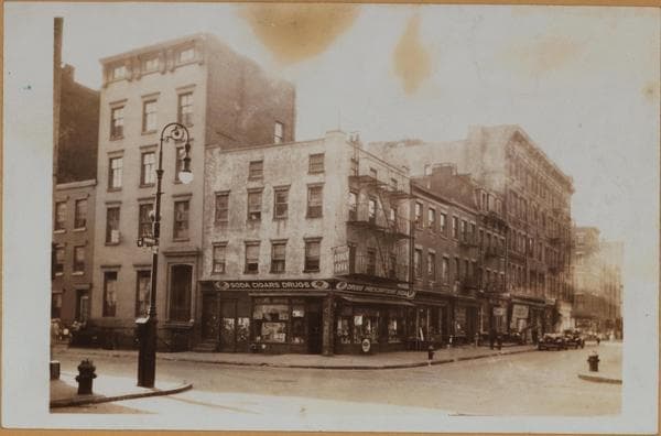 Manhattan: Bleecker Street - 10th Street (West), 1932