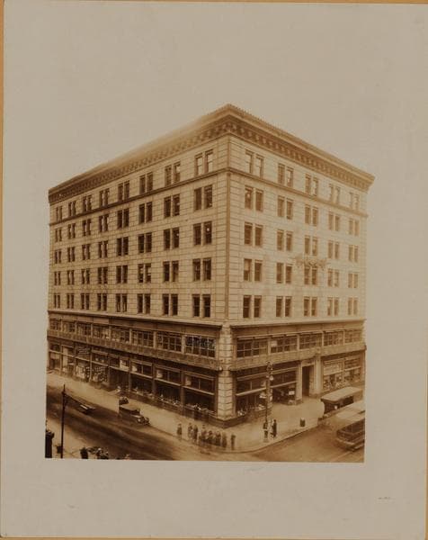 Manhattan: Broadway - Vesey Street, 1924