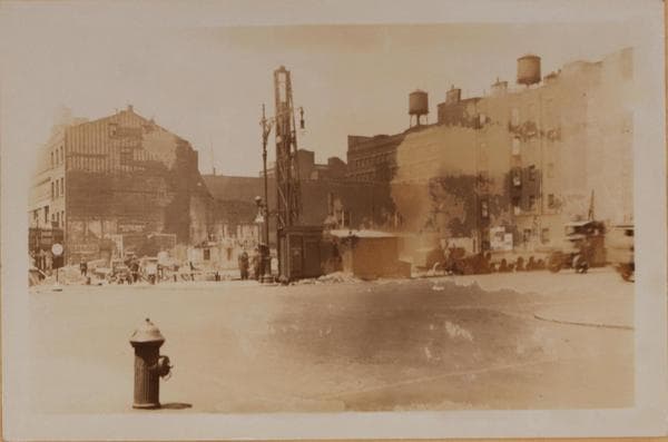 Manhattan: 10th Avenue - 21st Street, 1930–1931