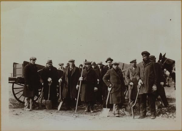 Islands - Governors Island - [Road loading gang.], 1931