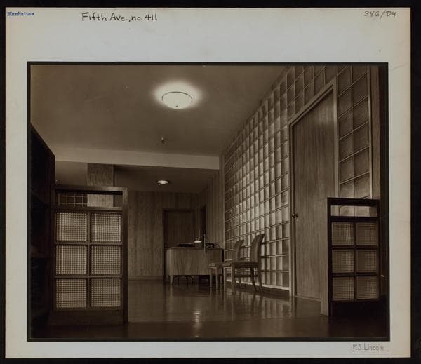 Manhattan: 5th Avenue - [Between 36th and 37th Streets]