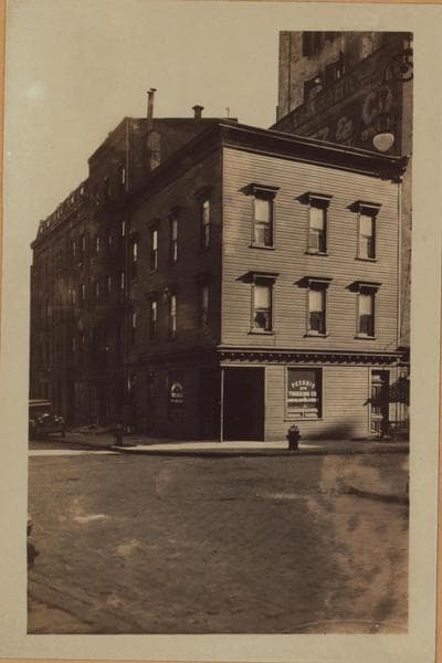 Manhattan: Water Street - Dover Street, 1932