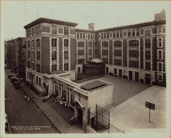 Manhattan: Mott Street - Spring Street, 1929